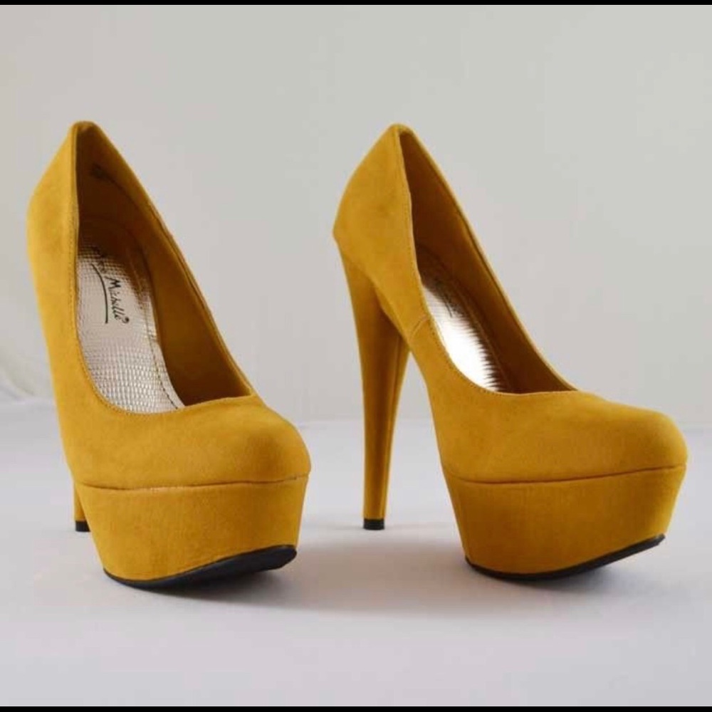 Mustard Stilletos!! NEVER WORN